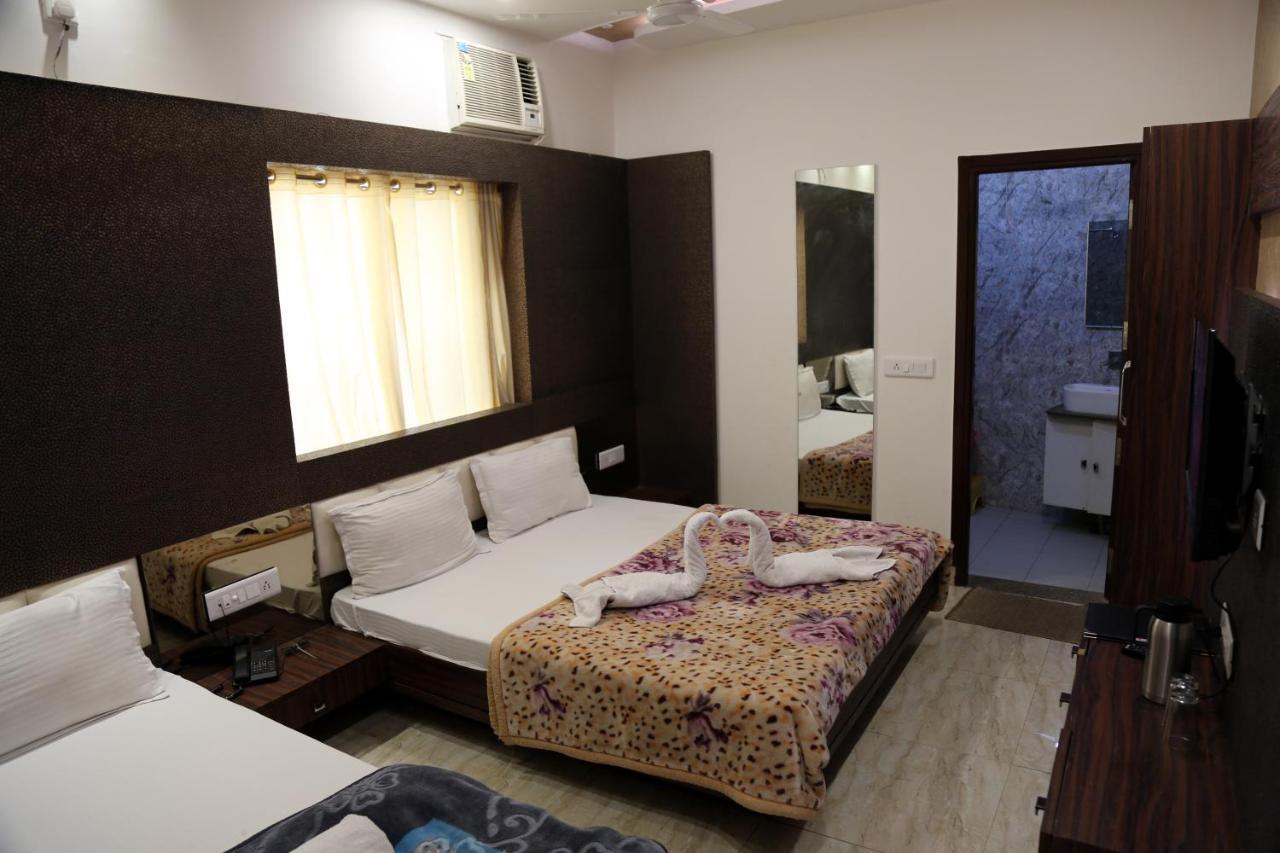 Hotel Shree Anand Dham Vrindāvan Exterior foto
